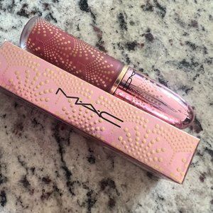 MAC POWDER KISS LIQUID LIPCOLOUR  - THE BEST GIFT IS ME